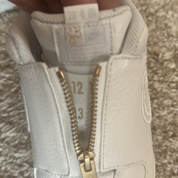 Serena Williams Edition Air Force 1 (W 10.5) - Picture 3 of 4